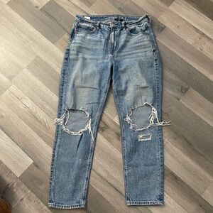 American Eagle Mom Jeans Size 8